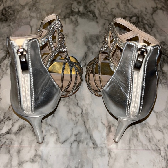 Size 8 Italina formal 3" heels Silver with rhinestones - Picture 4 of 6